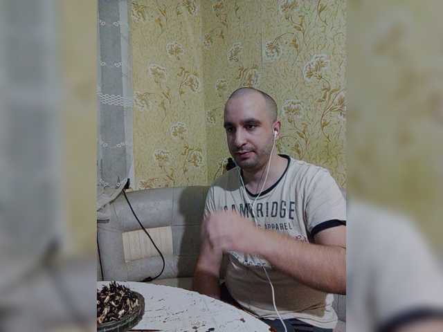 Live sex webcam photo for Godistime1994 #277160340