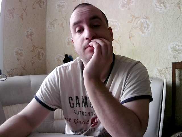 Live sex webcam photo for Godistime1994 #277636261