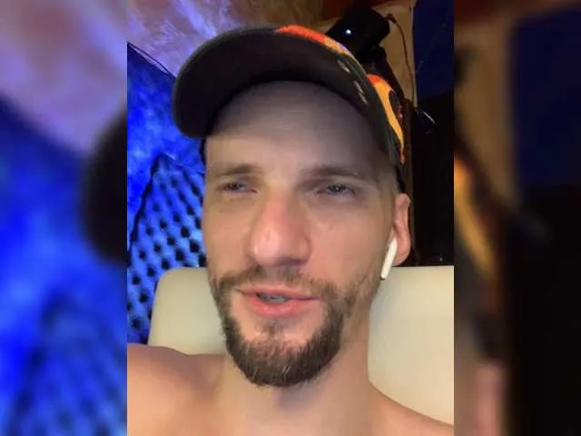 Live sex webcam photo for Gokruoy #274264320