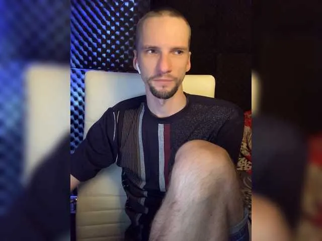 Live sex webcam photo for Gokruoy #274359367