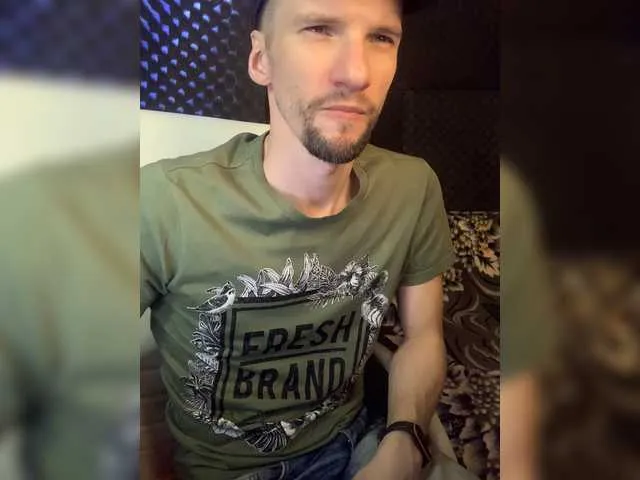 Live sex webcam photo for Gokruoy #274378617