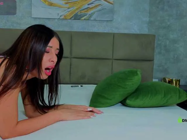 Live sex webcam photo for Gold-Couple2 #291761633