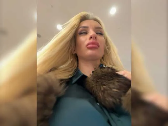 Live sex webcam photo for GoldPussy69 #276435034