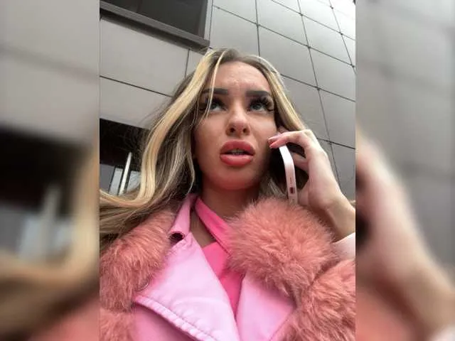 Live sex webcam photo for GoldPussy69 #276647446