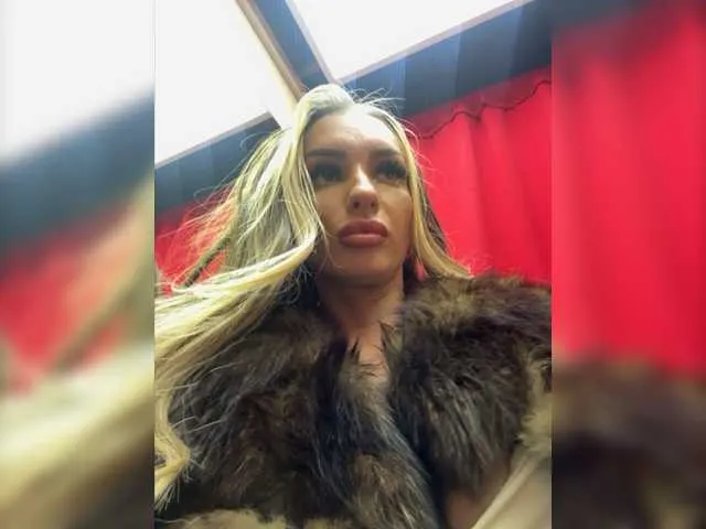 Live sex webcam photo for GoldPussy69 #276653869