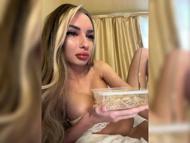 Live sex webcam photo for GoldPussy69 #276701551