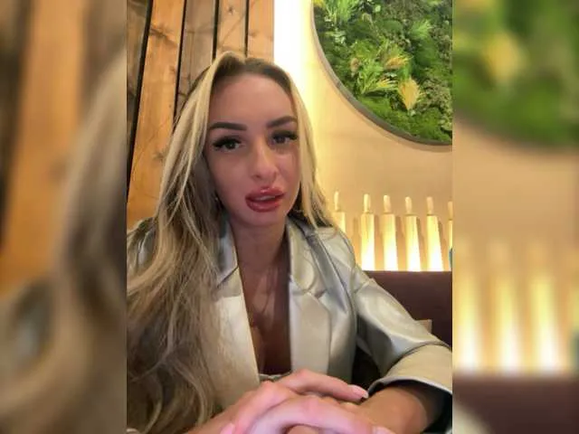 Live sex webcam photo for GoldPussy69 #276795360