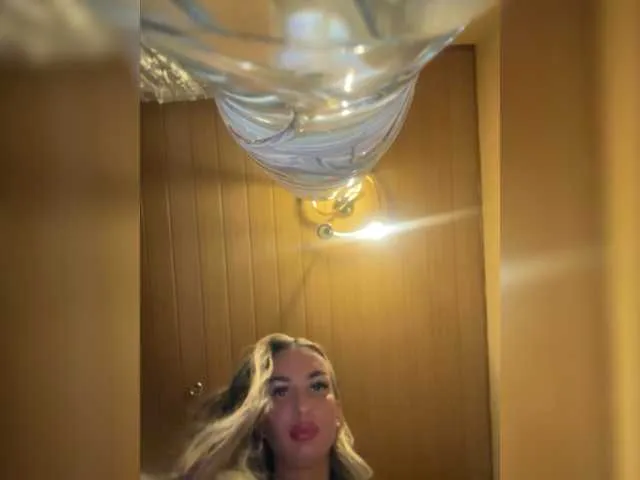 Live sex webcam photo for GoldPussy69 #276834012