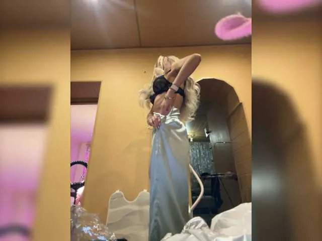 Live sex webcam photo for GoldPussy69 #276923938