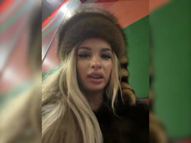 Live sex webcam photo for GoldPussy69 #277006495