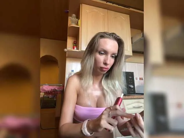 Live sex webcam photo for GoldPussy69 #289853949