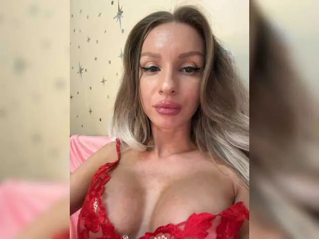 Live sex webcam photo for GoldPussy69 #290906715