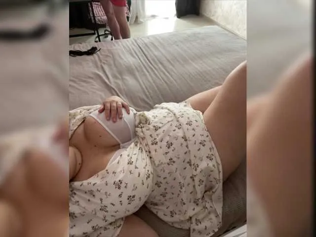 Live sex webcam photo for GoldenCat0 #275913508