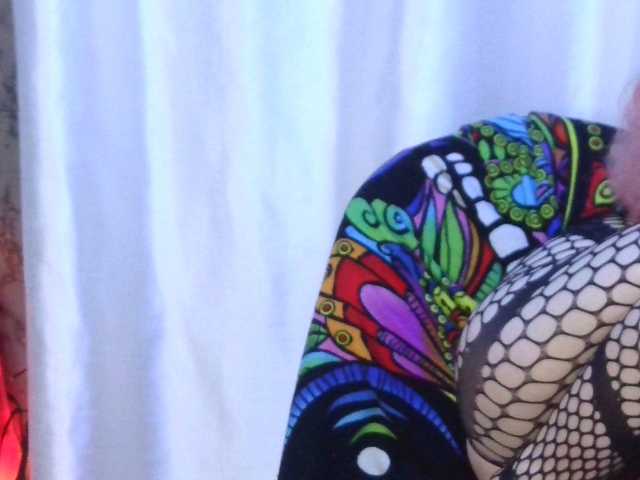 Live sex webcam photo for GoldenOnes #276511438