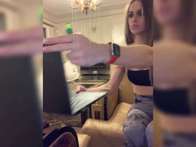 Live sex webcam photo for Goldxxxshoy #273248927