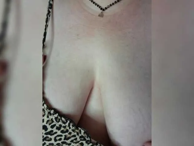 Live sex webcam photo for Goldycam #290425580