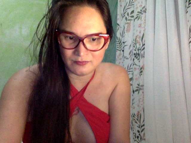 Live sex webcam photo for GorgeousHearty #290276403