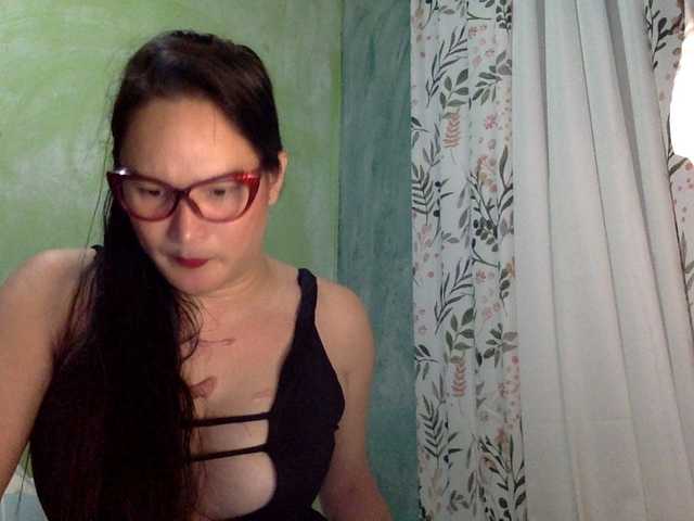 Live sex webcam photo for GorgeousHearty #290433008