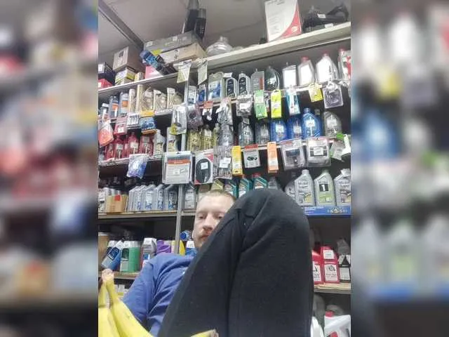 Live sex webcam photo for Gorilla666 #288568139