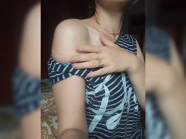 Live sex webcam photo for GortensiaMone #275821215