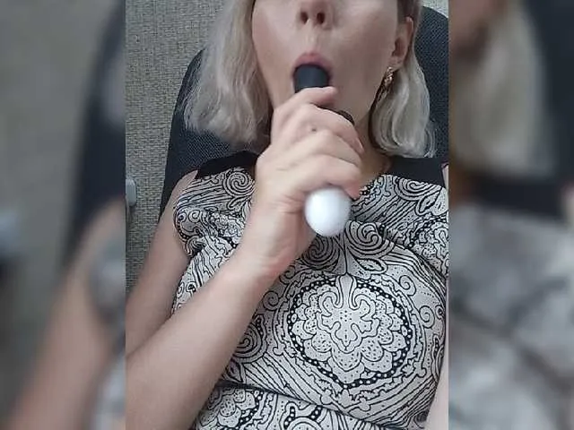 Live sex webcam photo for GortensiaMone #276009187