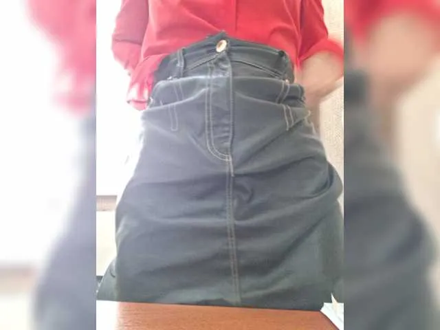 Live sex webcam photo for GortensiaMone #276325697