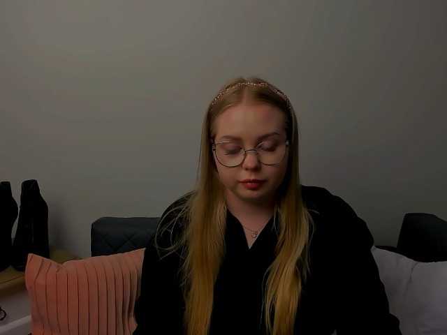 Live sex webcam photo for GraceJuicy #275583247