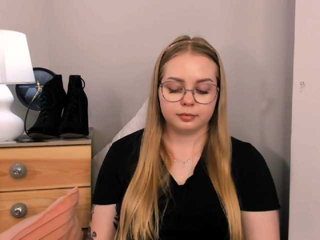 Live sex webcam photo for GraceJuicy #275598654