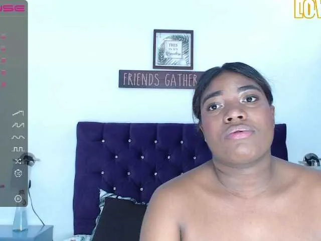 Live sex webcam photo for GraceMacey #275426156