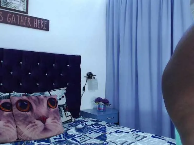 Live sex webcam photo for GraceMacey #275488502