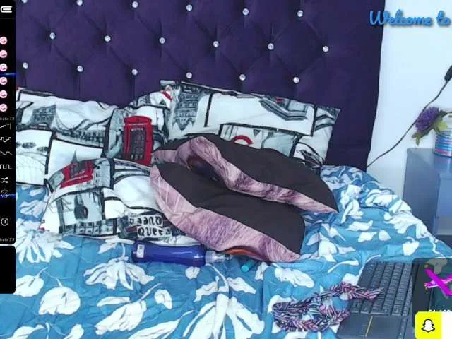Live sex webcam photo for GraceMacey #275942432