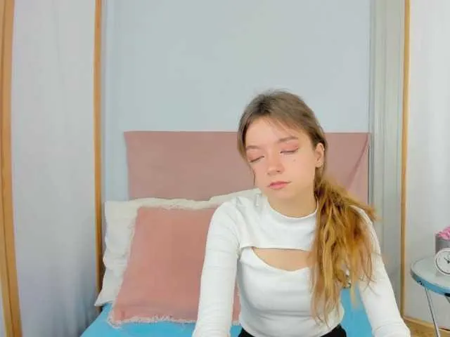 Live sex webcam photo for GraceShow #276415943