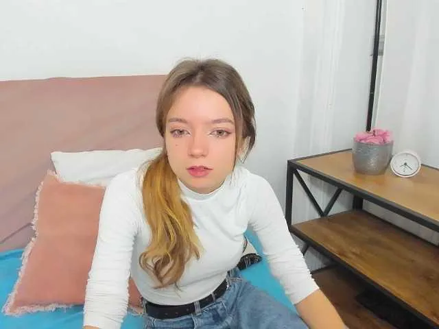 Live sex webcam photo for GraceShow #276520941