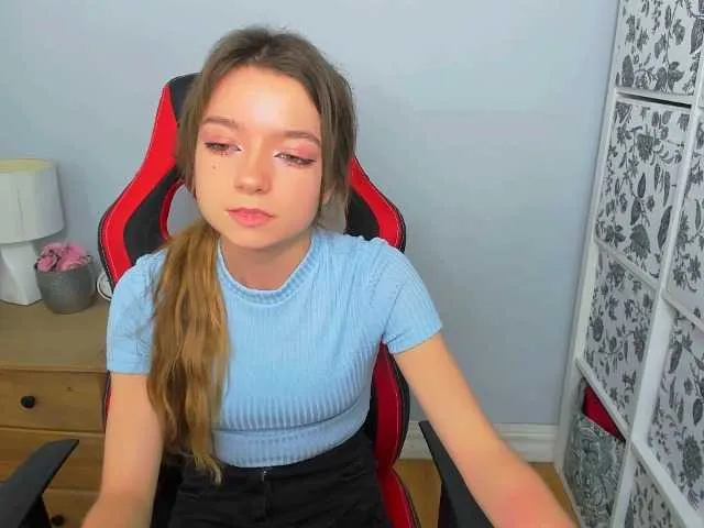 Live sex webcam photo for GraceShow #276531950