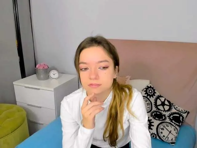 Live sex webcam photo for GraceShow #276542996