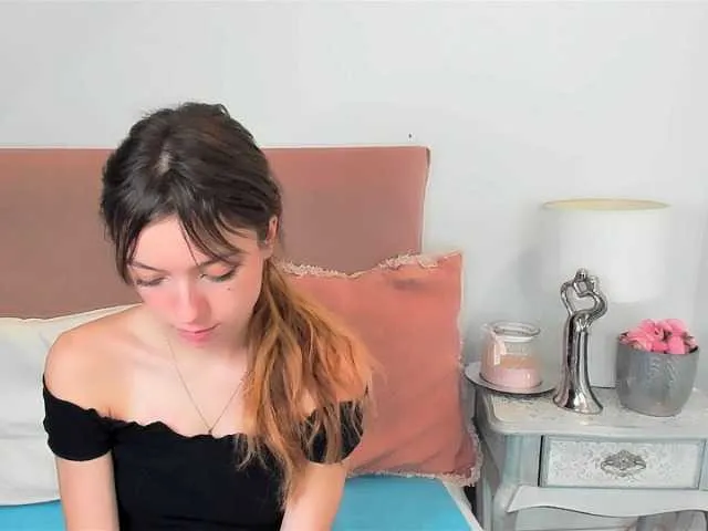 Live sex webcam photo for GraceShow #277131576