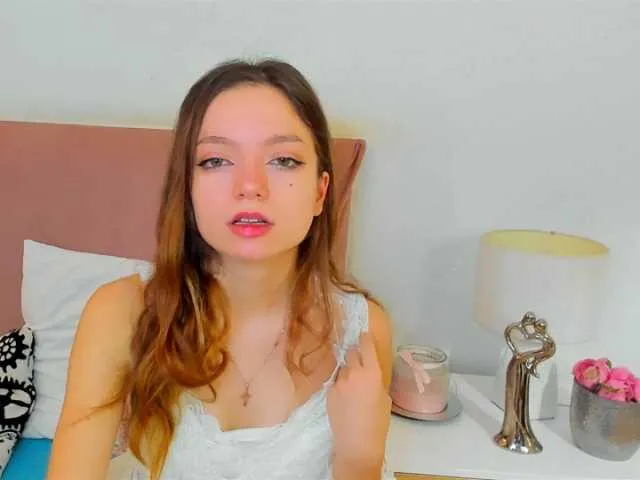 Live sex webcam photo for GraceShow #277441239