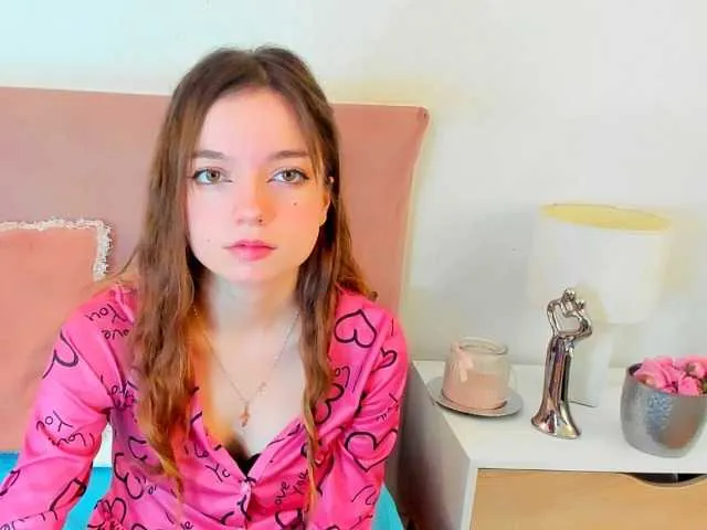 Live sex webcam photo for GraceShow #277447920
