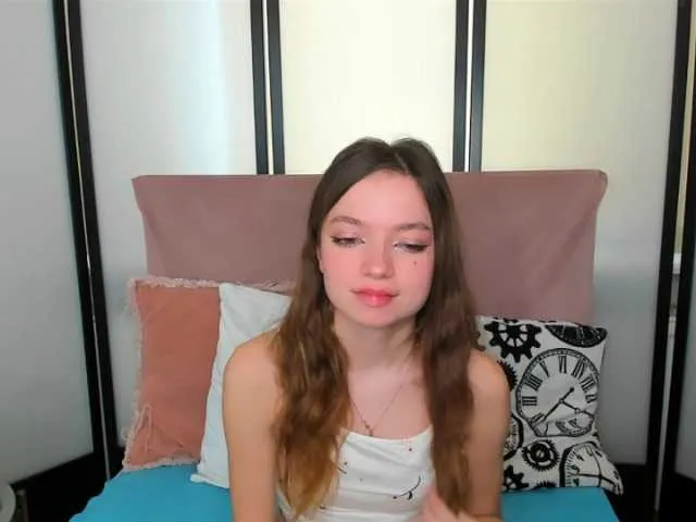 Live sex webcam photo for GraceShow #277541573