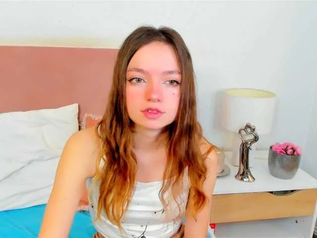 Live sex webcam photo for GraceShow #277548376