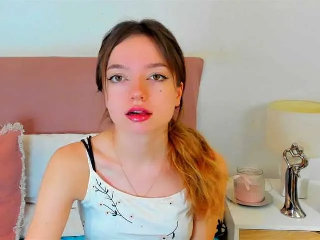 Live sex webcam photo for GraceShow #277618907