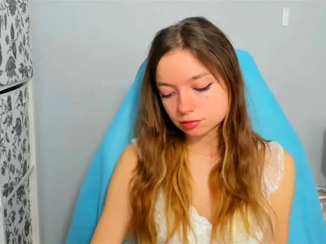 Live sex webcam photo for GraceShow #277718831