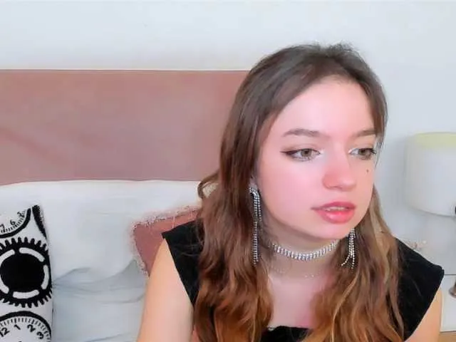 Live sex webcam photo for GraceShow #277729930