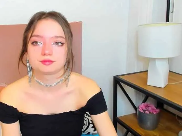 Live sex webcam photo for GraceShow #277736711