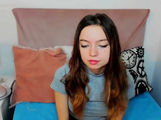 Live sex webcam photo for GraceShow #277749547