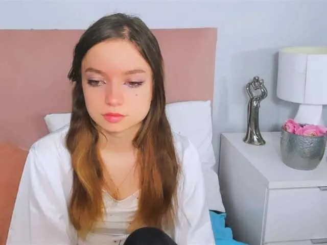 Live sex webcam photo for GraceShow #277792148