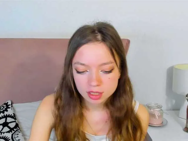 Live sex webcam photo for GraceShow #277806422