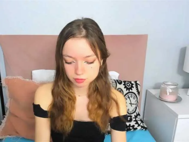 Live sex webcam photo for GraceShow #277860197