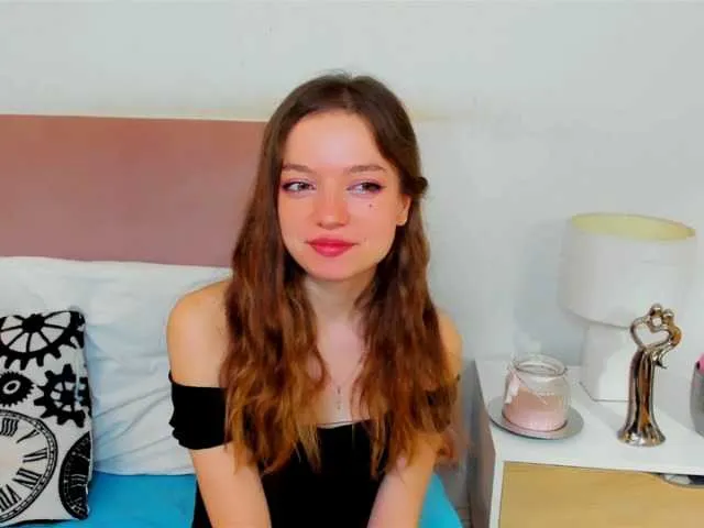 Live sex webcam photo for GraceShow #277953391