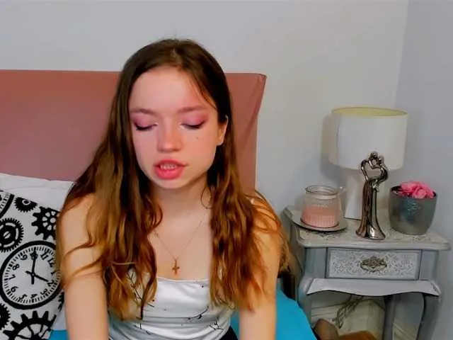Live sex webcam photo for GraceShow #277971639